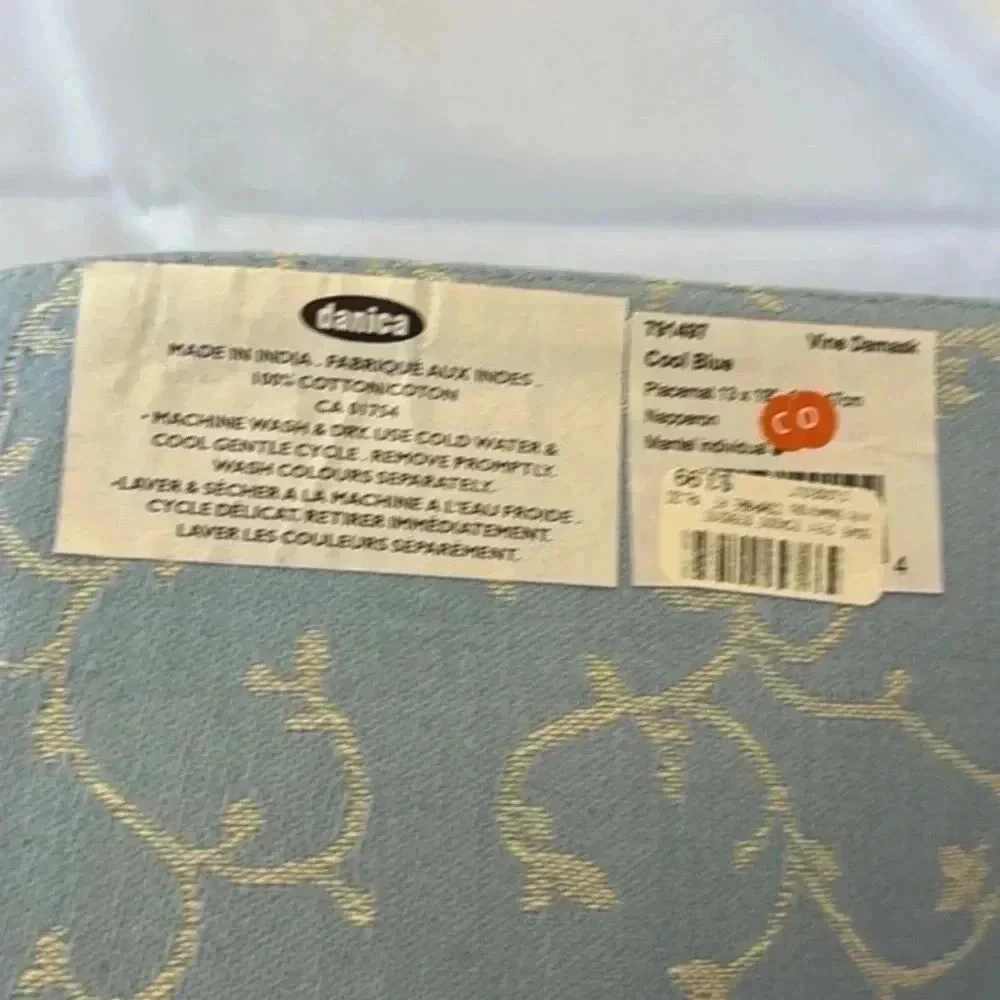 NWT Set of 8 Danica ‘Vine Damask’ Placemats and Napkins in Cool Blue